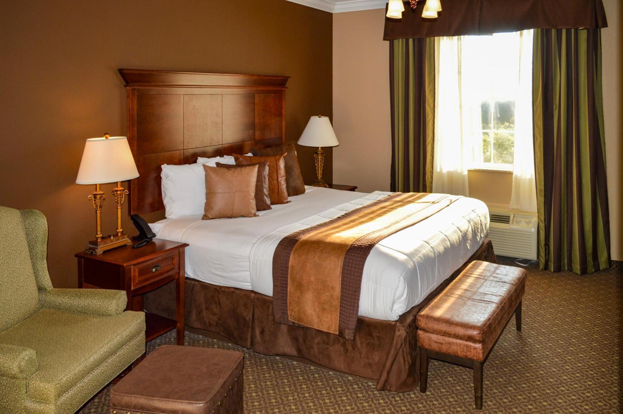 Hotel The At 4*